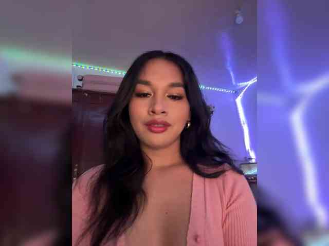 JRosey Live Webcam on BongaCams