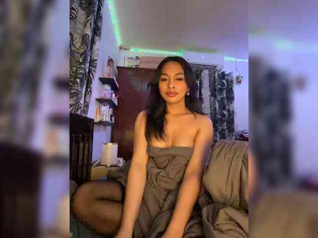JRosey Live Webcam on BongaCams
