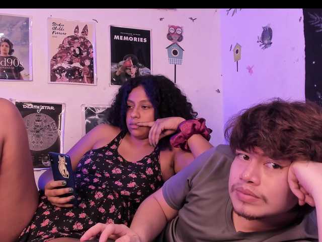 HotHoneyChile's BongaCams show and profile