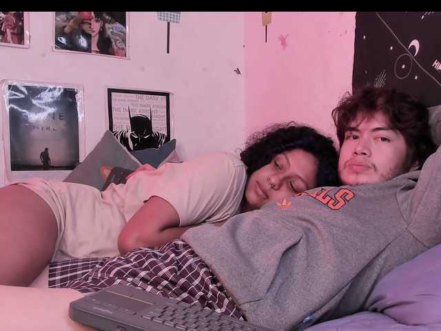 HotHoneyChile's BongaCams show and profile