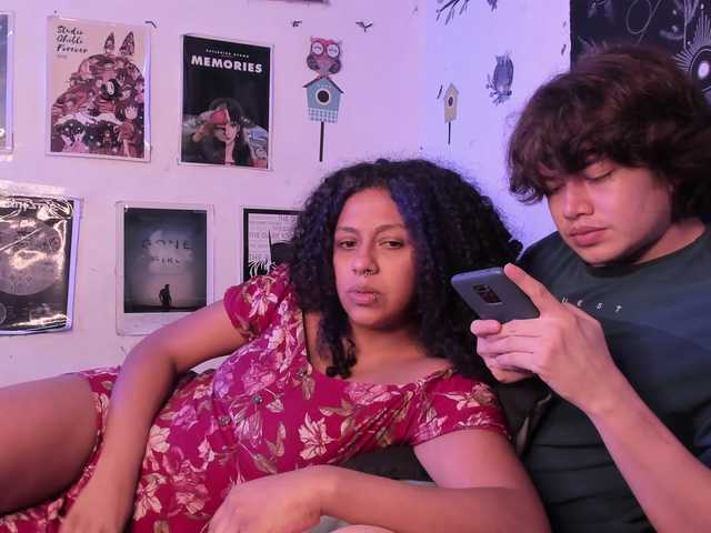 HotHoneyChile's BongaCams show and profile