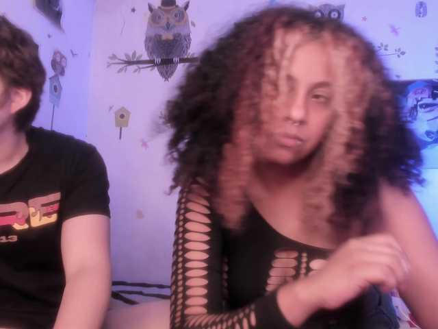 HotHoneyChile webcam