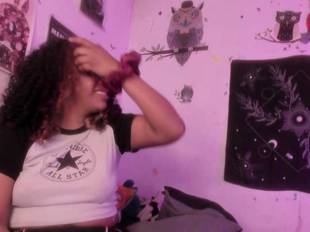 HotHoneyChile live cam