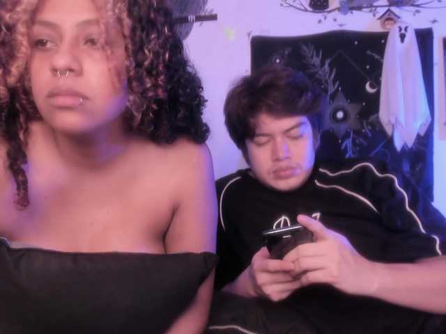 HotHoneyChile's BongaCams show and profile