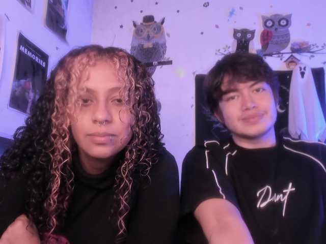 HotHoneyChile's BongaCams show and profile