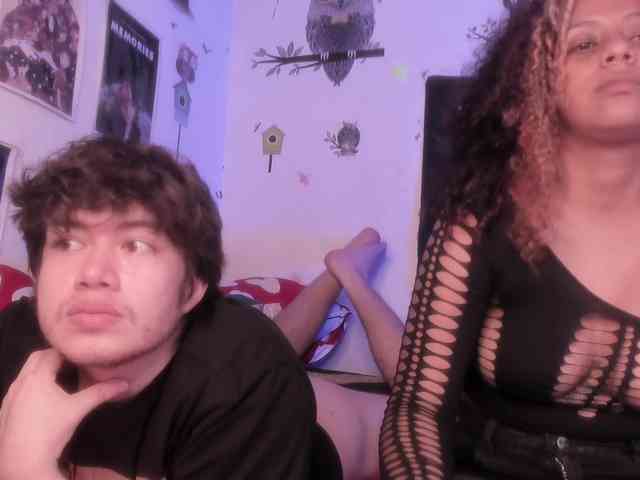 HotHoneyChile webcam