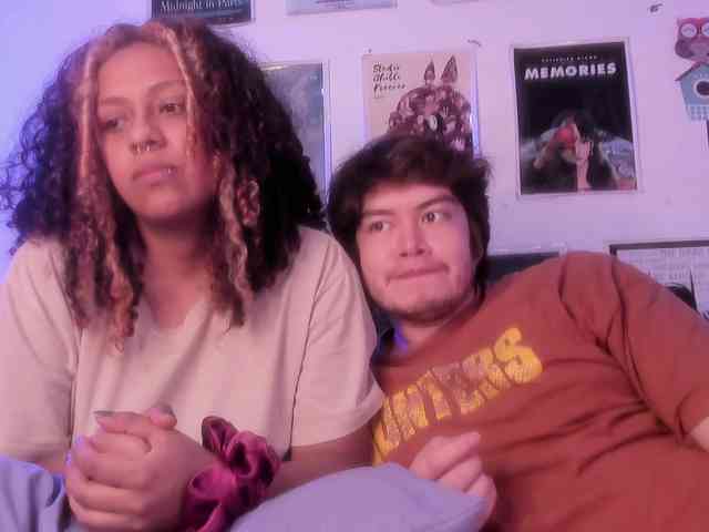 HotHoneyChile webcam