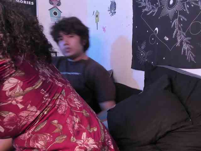 HotHoneyChile webcam