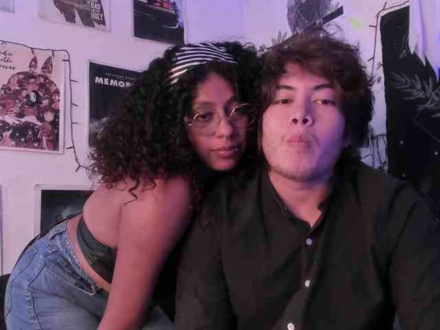 HotHoneyChile webcam
