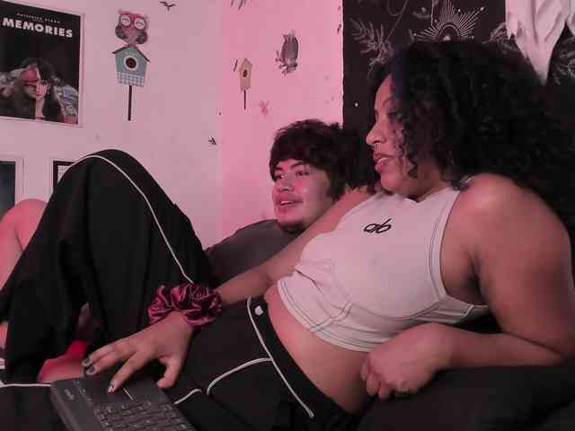 HotHoneyChile webcam