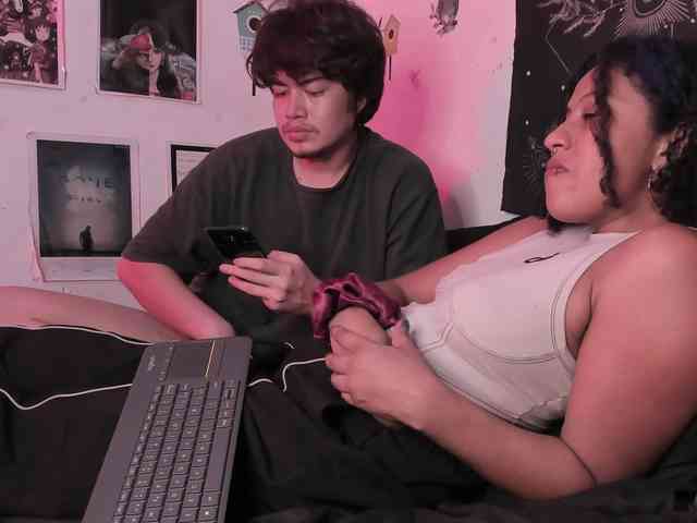 HotHoneyChile webcam