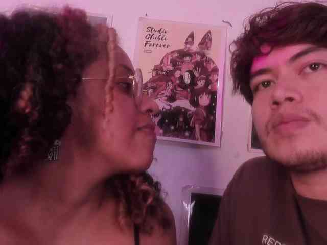 HotHoneyChile webcam