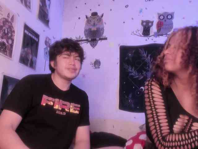 HotHoneyChile webcam