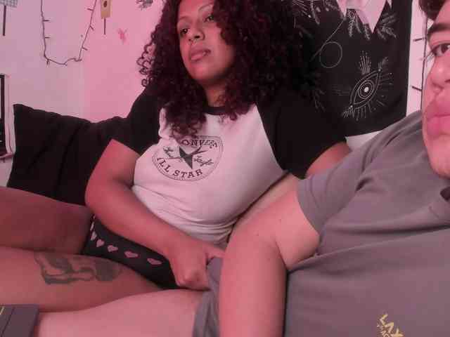 HotHoneyChile webcam