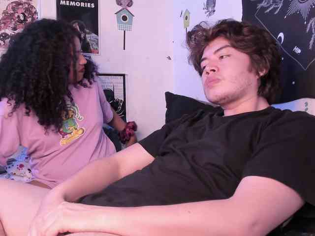 HotHoneyChile webcam