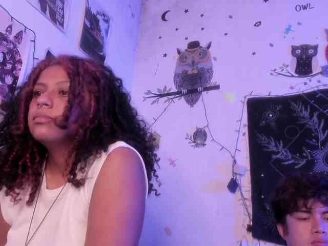 HotHoneyChile webcam