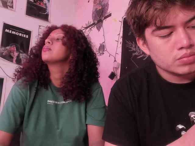 HotHoneyChile webcam