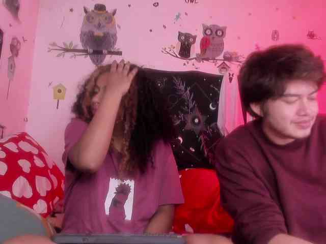 HotHoneyChile webcam