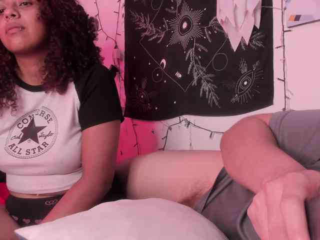 HotHoneyChile webcam