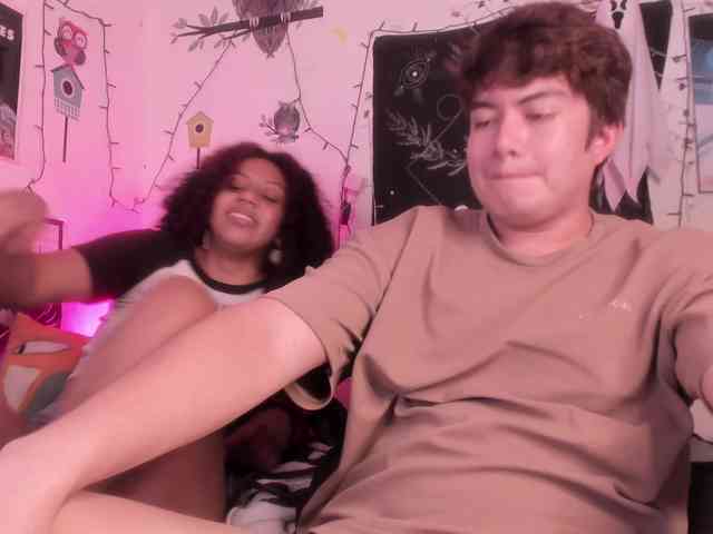 HotHoneyChile webcam