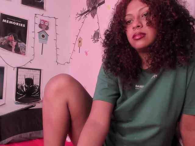 HotHoneyChile webcam