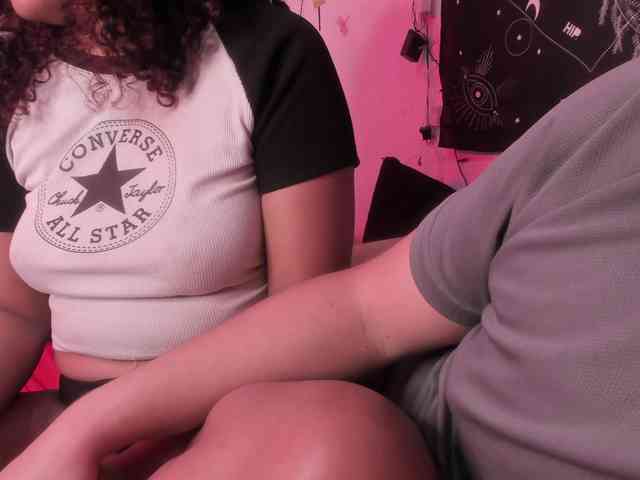 HotHoneyChile webcam