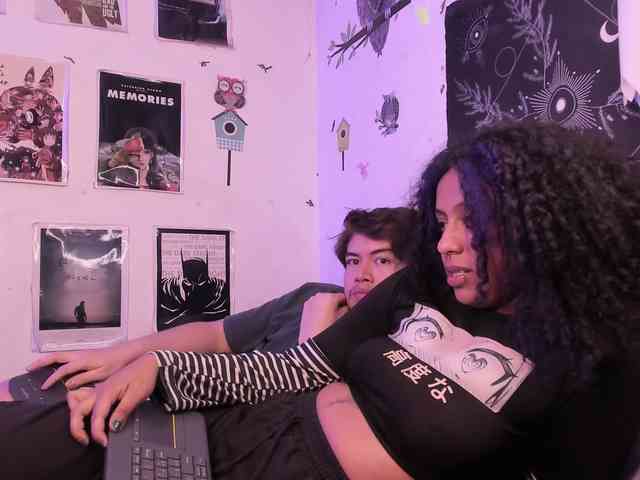 HotHoneyChile webcam