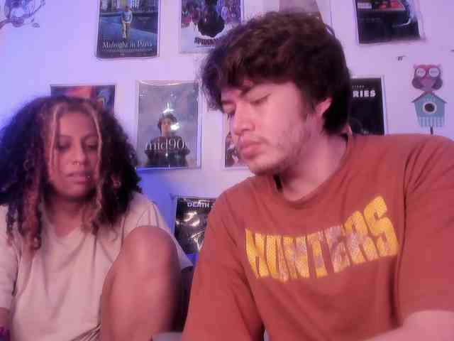 HotHoneyChile webcam