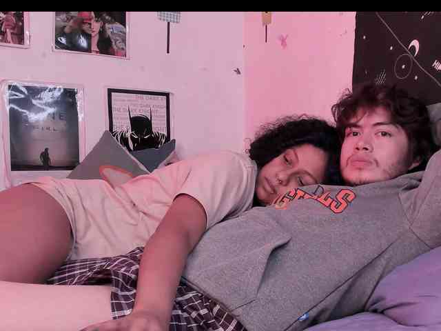 HotHoneyChile webcam