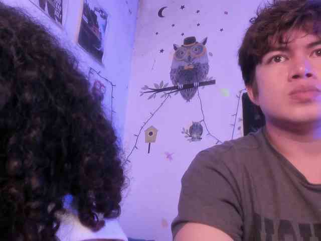 HotHoneyChile webcam