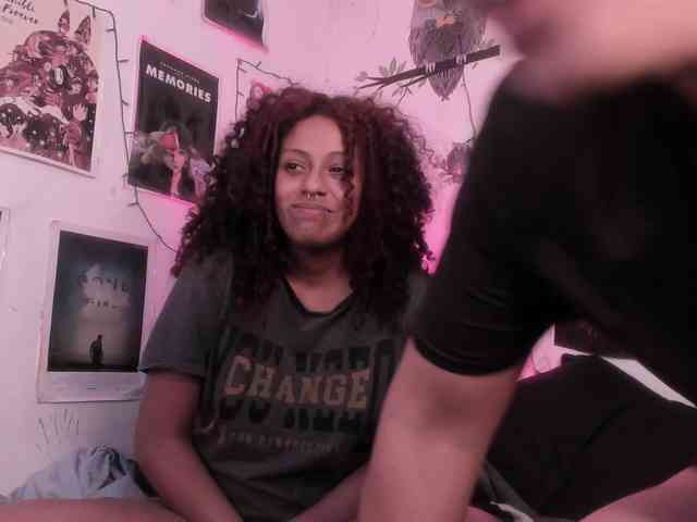 HotHoneyChile webcam