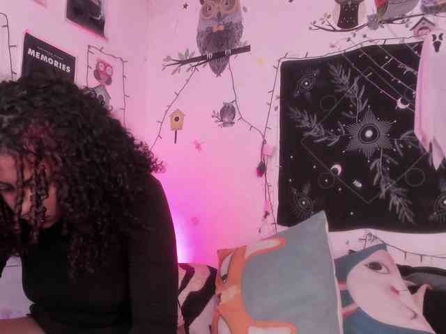 HotHoneyChile webcam