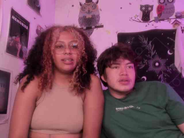 HotHoneyChile webcam