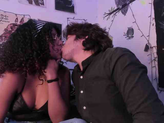 HotHoneyChile webcam