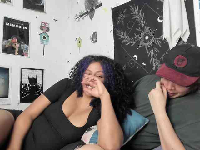 HotHoneyChile webcam