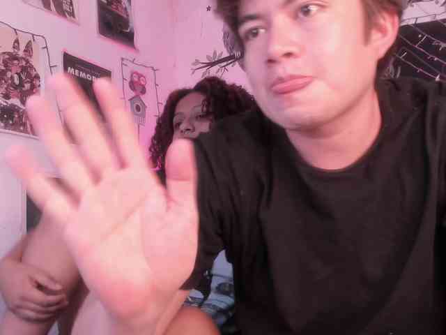 HotHoneyChile webcam