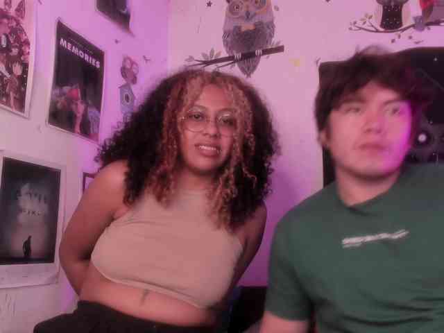 HotHoneyChile webcam