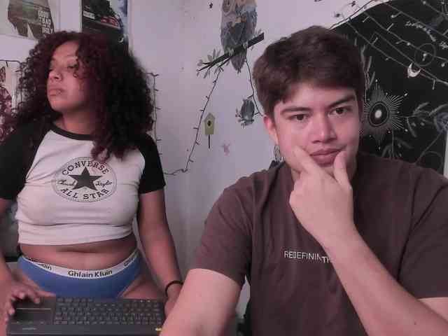 HotHoneyChile webcam