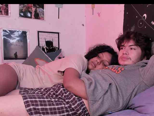 HotHoneyChile webcam