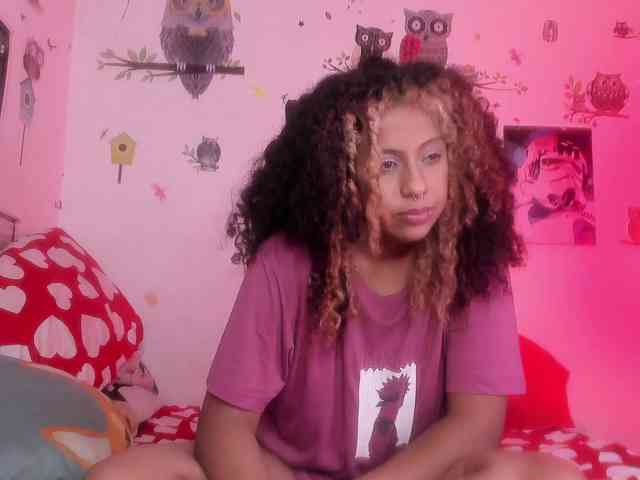 HotHoneyChile webcam