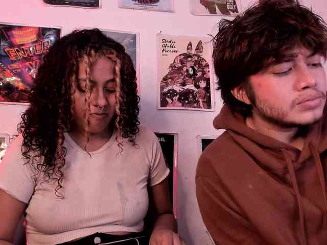 HotHoneyChile webcam