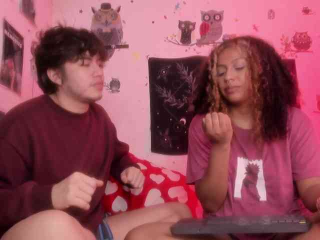 HotHoneyChile webcam