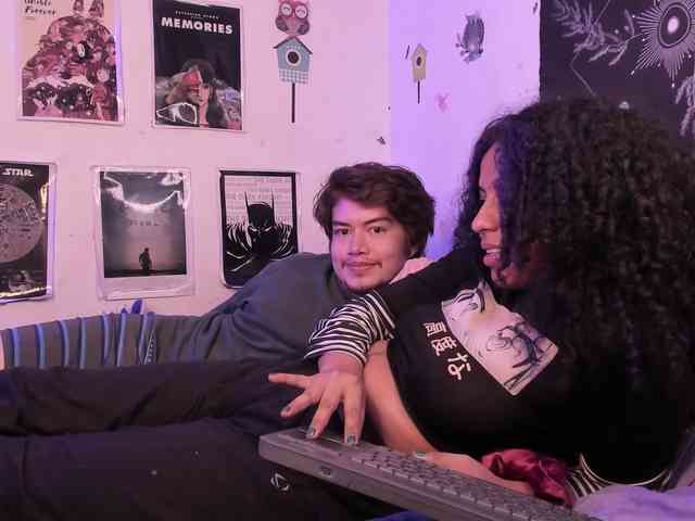 HotHoneyChile webcam