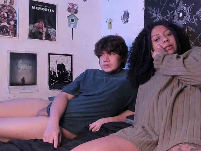 HotHoneyChile webcam