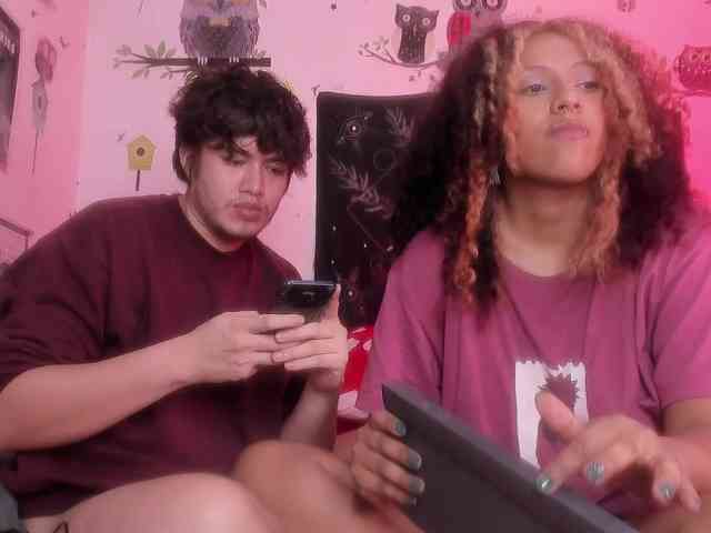 HotHoneyChile webcam