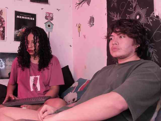 HotHoneyChile webcam