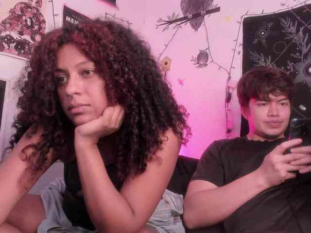 HotHoneyChile webcam