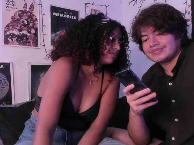 HotHoneyChile webcam