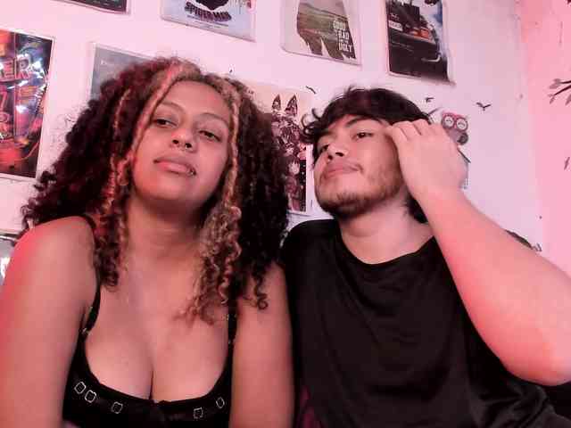 HotHoneyChile webcam