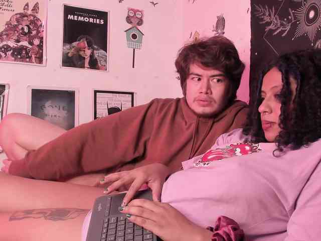 HotHoneyChile webcam